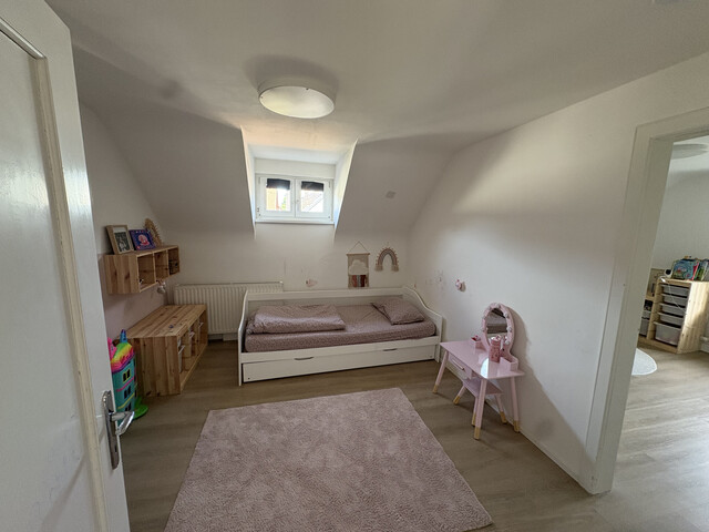 Gepflegte Doppelhaushälfte mit großem Garten in ruhiger Lage