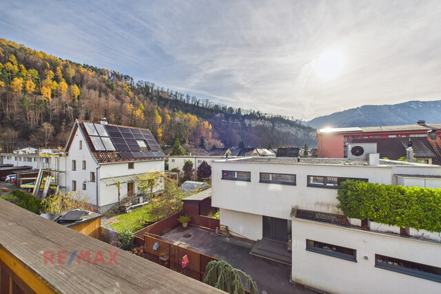 Zweistöckige Dachgeschosswohnung mit 5 Zimmern