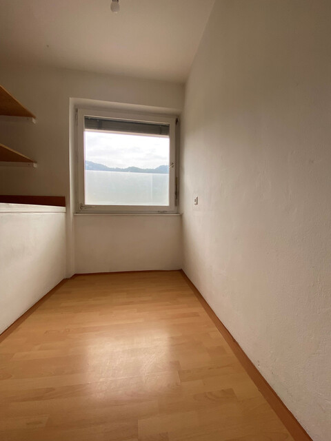 "ohne Provision" helle, geräumige 3 Zimmer Wohnung mit Balkon u Garten