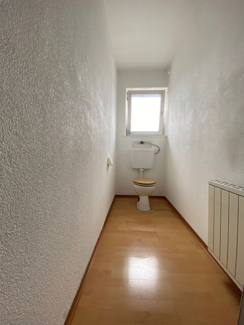 "ohne Provision" helle, geräumige 3 Zimmer Wohnung mit Balkon u Garten