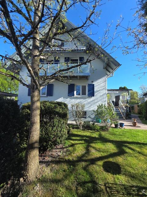 Bezauberndes Einfamilienhaus mit Einliegerwohnung und schönem Garten in zentraler Lage von Altach!