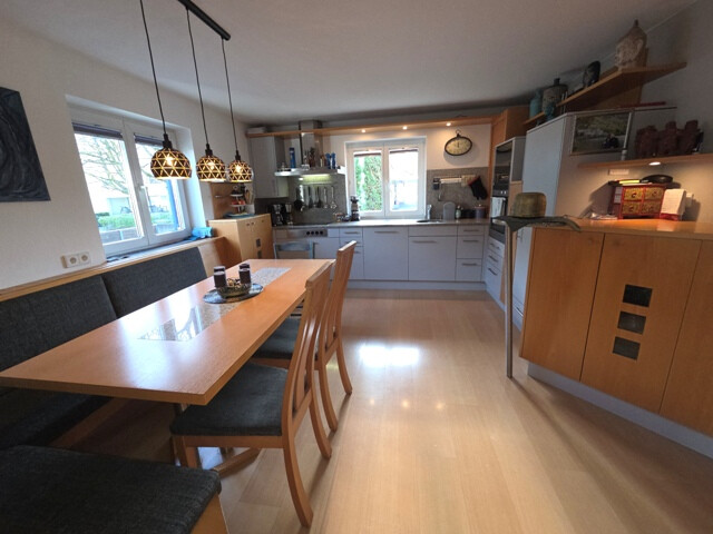 Bezauberndes Einfamilienhaus mit Einliegerwohnung und schönem Garten in zentraler Lage von Altach!