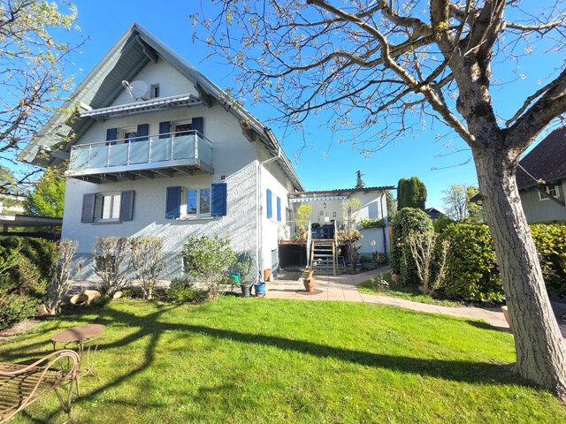 Bezauberndes Einfamilienhaus mit Einliegerwohnung und schönem Garten in zentraler Lage von Altach!