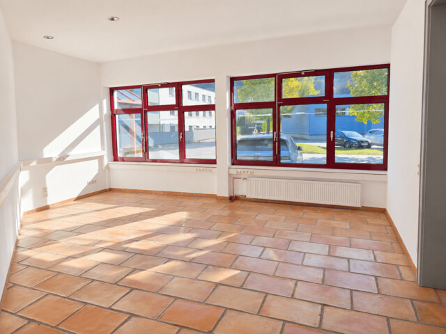 Flexibler Gewerbe-/Büroraum - optional mit Lager - in Weiler