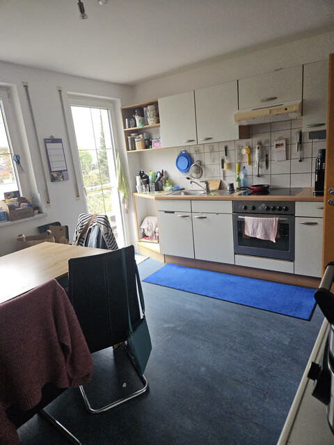 Sonnige 4 Zimmerwohnung Privat im 3 Familienhaus