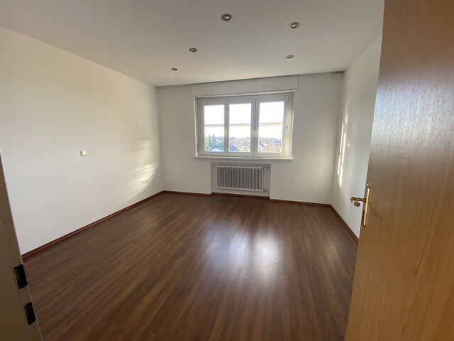 Privatverkauf! Höchst: 3,5 Zimmer & Balkon im 3. OG (ohne Lift), mit Fahrradkeller, Gartennutzung & Spielplatz