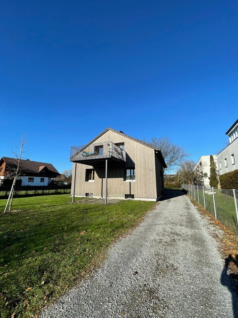 PROVISIONSFREI - Gepflegte Wohnung mit Terrasse, Garten und Carport in ruhiger Lage - Nähe Schweiz!