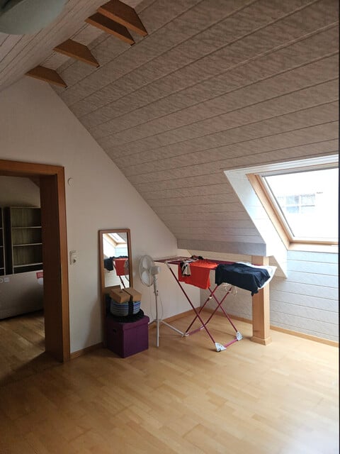 Sonnige 4 Zimmerwohnung Privat im 3 Familienhaus