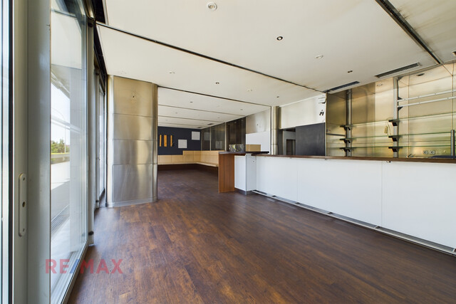 Attraktives Geschäftslokal in
hochfrequentierter Lage