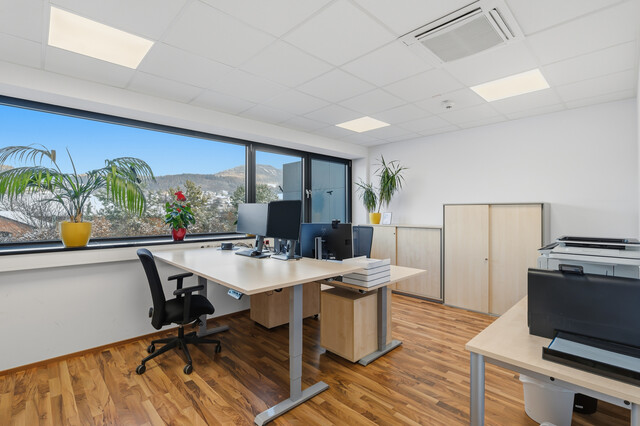 Top Gewerbeimmobilie mit Büro- und Logistikflächen in Weiler