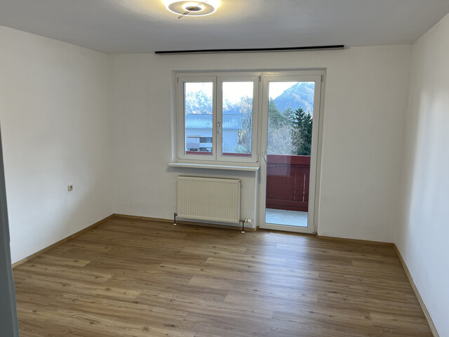 Neu renovierte 4-Zimmer Wohnung 100m² mit Balkon & Garage in Top-Lage!