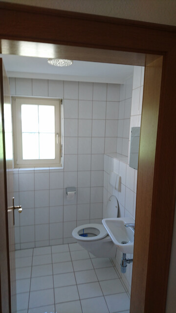 Sonnige und geräumige 3,5 Zimmer-Wohnung mit Parkplatz