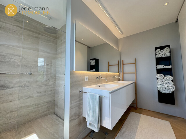 FELDKIRCH: EXKLUSIVE PENTHOUSEWOHNUNG MIT 360°-PANORAMABLICK IN GISINGEN