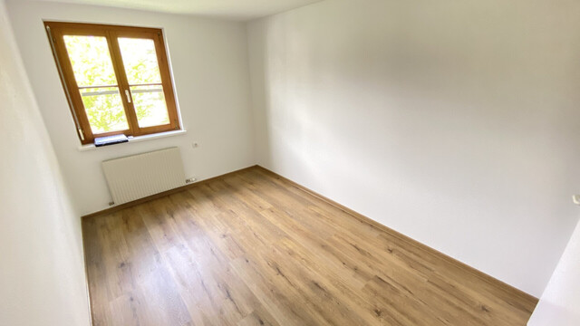 Wohnen mit Charme: Tolle 3-Zimmerwohnung mit Wintergarten in Weiler zu vermieten!