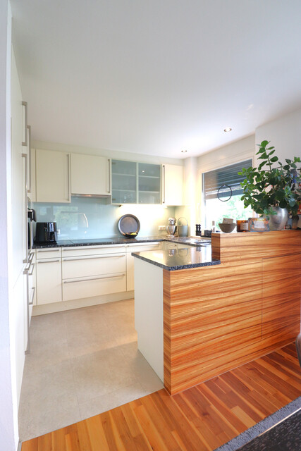 Feldkirch-Altenstadt: äußerst gepflegte Wohnung mit geräumiger Terrasse und 2 Tiefgaragen-Plätzen