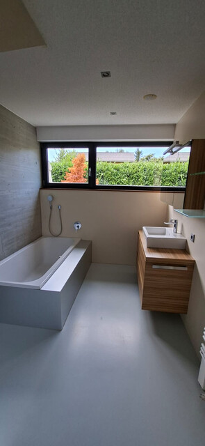 Stylische Wohnung in Zweiparteienhaus mit 38 m² großer Terrasse in Top-Lage 