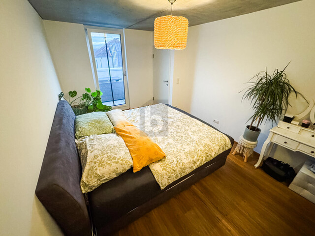 MODERNES REIHENHAUS IN RUHELAGE