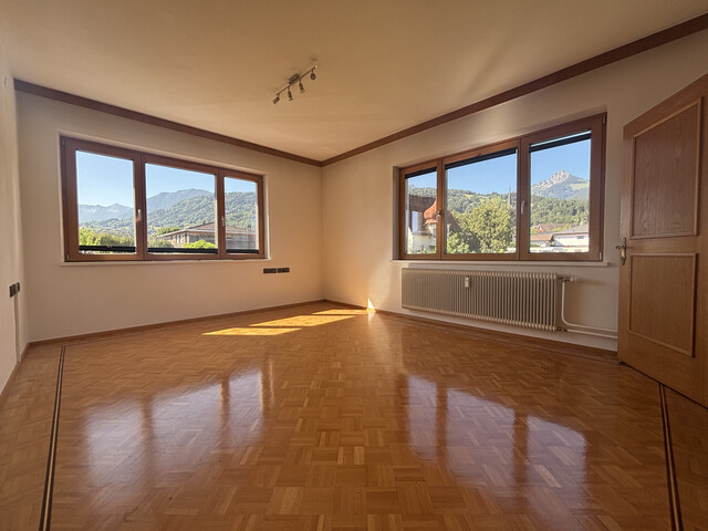 "ohne Provision" geräumige 4,5 Zimmer Wohnung mit Balkon und Blick auf die drei Schwestern