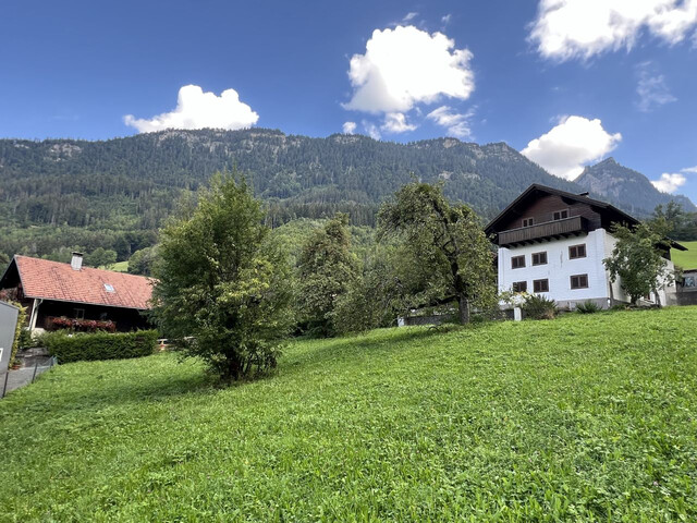 HANGGRUNDSTÜCK MIT TOLLER AUSSICHT