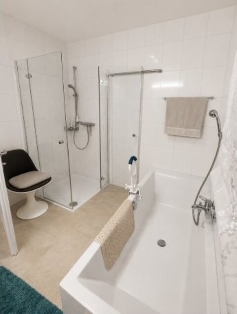 Moderne 3 Zimmerwohnung mit Terrasse inklusive TG Platz zum Verkauf