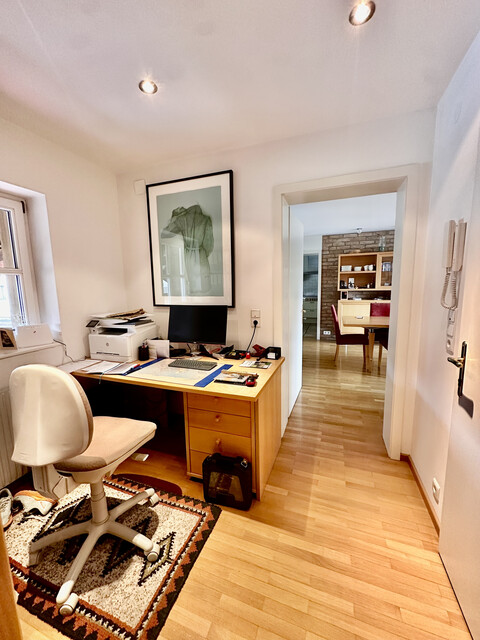 Helle 3-Zimmer-Wohnung mit Balkon, Kamin & Garage in Rankweil ab April zu vermieten 