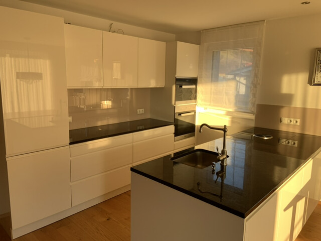 Moderne 4-Zimmer-Wohnung mit Terrasse, Tiefgaragenplatz und Kellerabteil in Muntlix