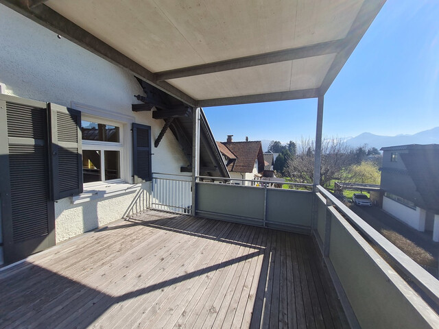 Charmante 4-Zimmer-Dachgeschosswohnung mit großzügiger Terrasse in guter Lage in Lustenau zu vermieten