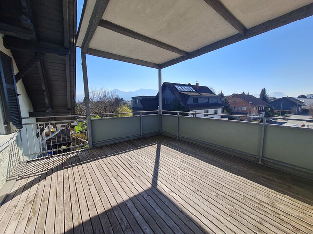 Charmante 4-Zimmer-Dachgeschosswohnung mit großzügiger Terrasse in guter Lage in Lustenau zu vermieten