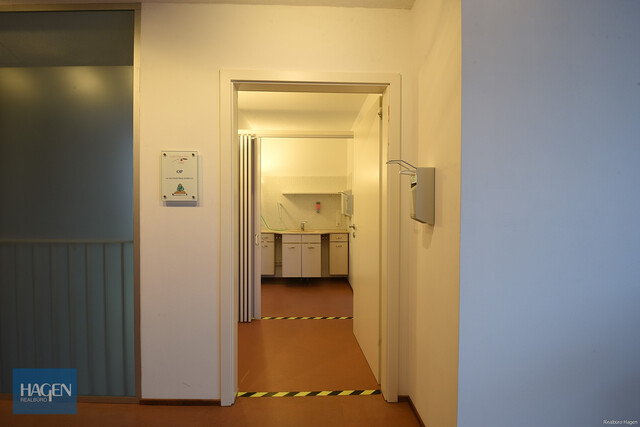 Renditestarkes Gewerbeobjekt in frequentierter Lage - Zweistöckige Praxis-/Gewerbefläche