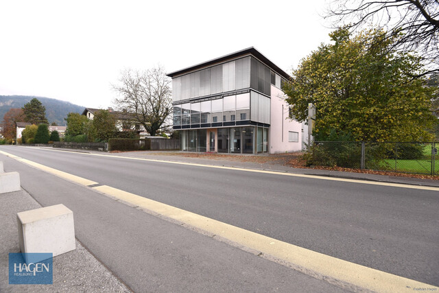 Renditestarkes Gewerbeobjekt in frequentierter Lage - Zweistöckige Praxis-/Gewerbefläche