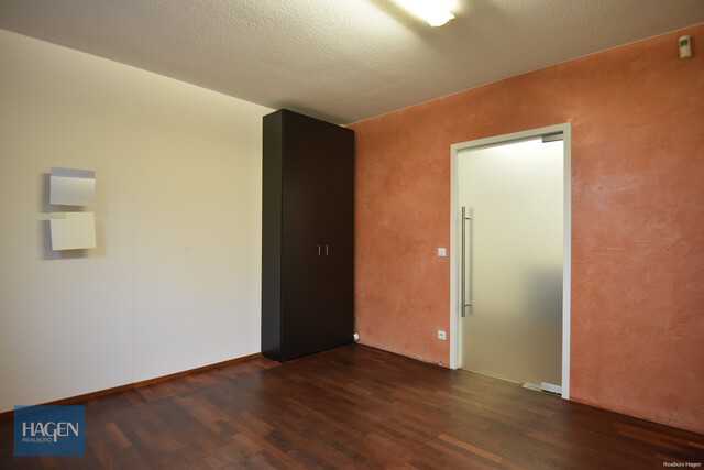 Renditestarkes Gewerbeobjekt in frequentierter Lage - Zweistöckige Praxis-/Gewerbefläche