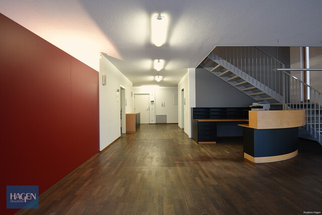 Renditestarkes Gewerbeobjekt in frequentierter Lage - Zweistöckige Praxis-/Gewerbefläche