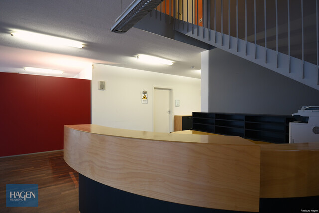 Renditestarkes Gewerbeobjekt in frequentierter Lage - Zweistöckige Praxis-/Gewerbefläche