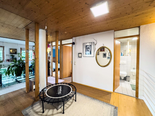 Architekten-Einfamilienhaus mit großem Garten – Wohnen mit Charme und Potenzial