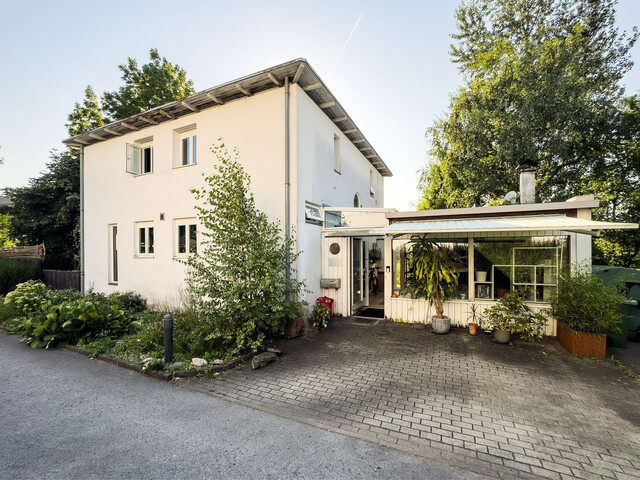 Architekten-Einfamilienhaus mit großem Garten – Wohnen mit Charme und Potenzial