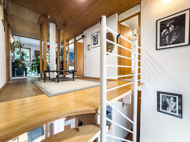 Architekten-Einfamilienhaus mit großem Garten – Wohnen mit Charme und Potenzial