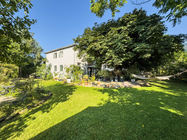 Architekten-Einfamilienhaus mit großem Garten – Wohnen mit Charme und Potenzial