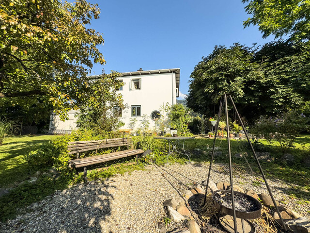 Architekten-Einfamilienhaus mit großem Garten – Wohnen mit Charme und Potenzial