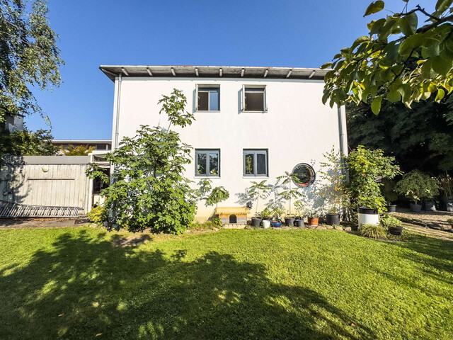 Architekten-Einfamilienhaus mit großem Garten – Wohnen mit Charme und Potenzial