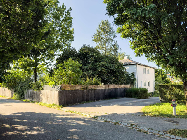 Architekten-Einfamilienhaus mit großem Garten – Wohnen mit Charme und Potenzial