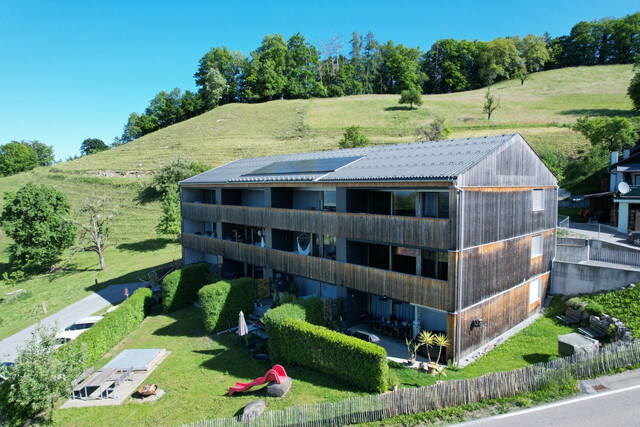 NEUWERTIGE 3 ZIMMER WOHNUNG MIT TRAUMHAFTER AUSSICHT!