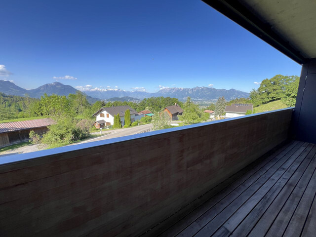 NEUWERTIGE 3 ZIMMER WOHNUNG MIT TRAUMHAFTER AUSSICHT!