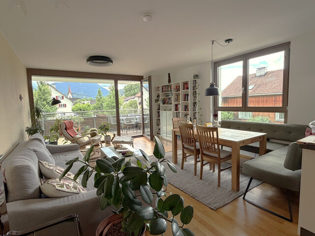 Familiäre sonnige 3 Zimmer Wohnung mit TG-Stellplatz