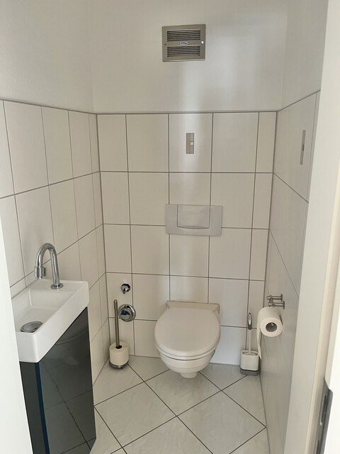 Sonnige 3-Zimmer Wohnung mit Tiefgarage im Dorfzentrum