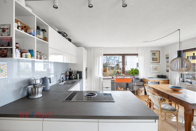 Zweiparteienhaus in Lauteracher Toplage mit fast 1.000m² Grundstück