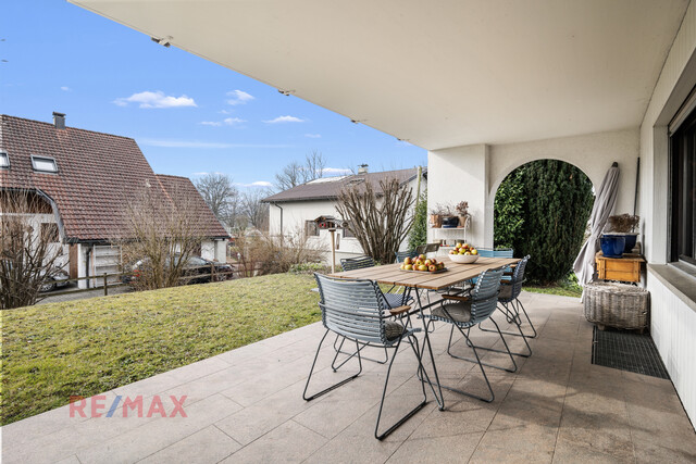 Zweiparteienhaus in Lauteracher Toplage mit fast 1.000m² Grundstück