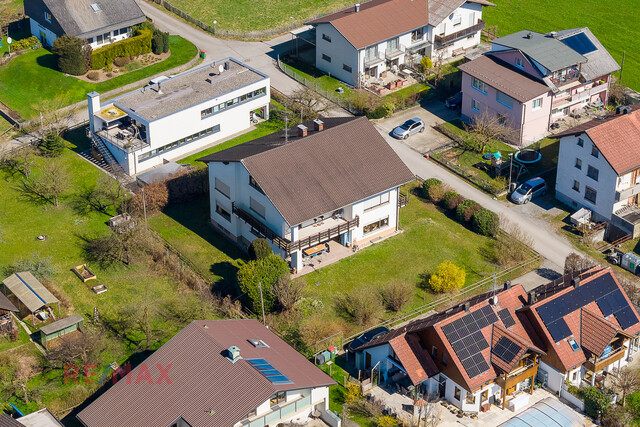 Zweiparteienhaus in Lauteracher Toplage mit fast 1.000m² Grundstück