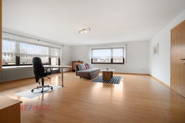 Zweiparteienhaus in Lauteracher Toplage mit fast 1.000m² Grundstück