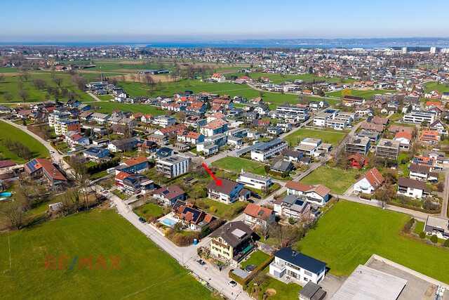 Zweiparteienhaus in Lauteracher Toplage mit fast 1.000m² Grundstück