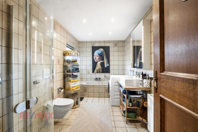 Zweiparteienhaus in Lauteracher Toplage mit fast 1.000m² Grundstück